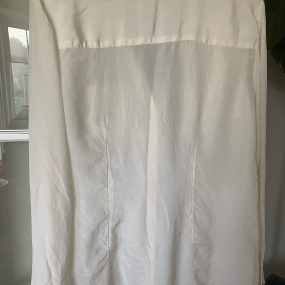 Banana Republic silk blouse - Picture 2 of 6